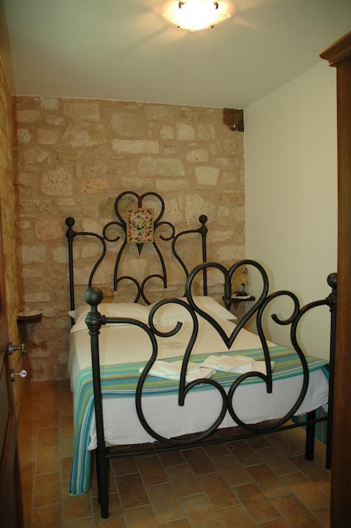 La Mola Maringalli Guest House Cascia Exterior photo